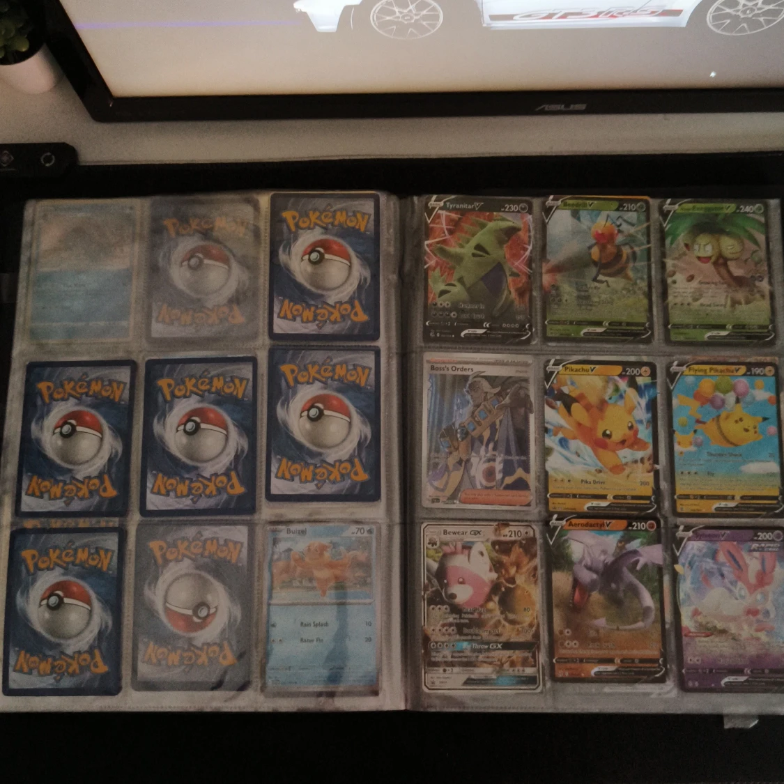 Pokemon pärm och pokemon kort  - 1