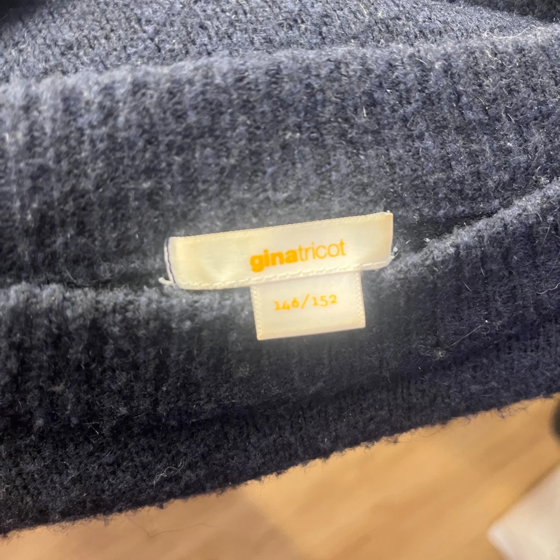 Mörkblå stickad tröja Gina Tricot - 1