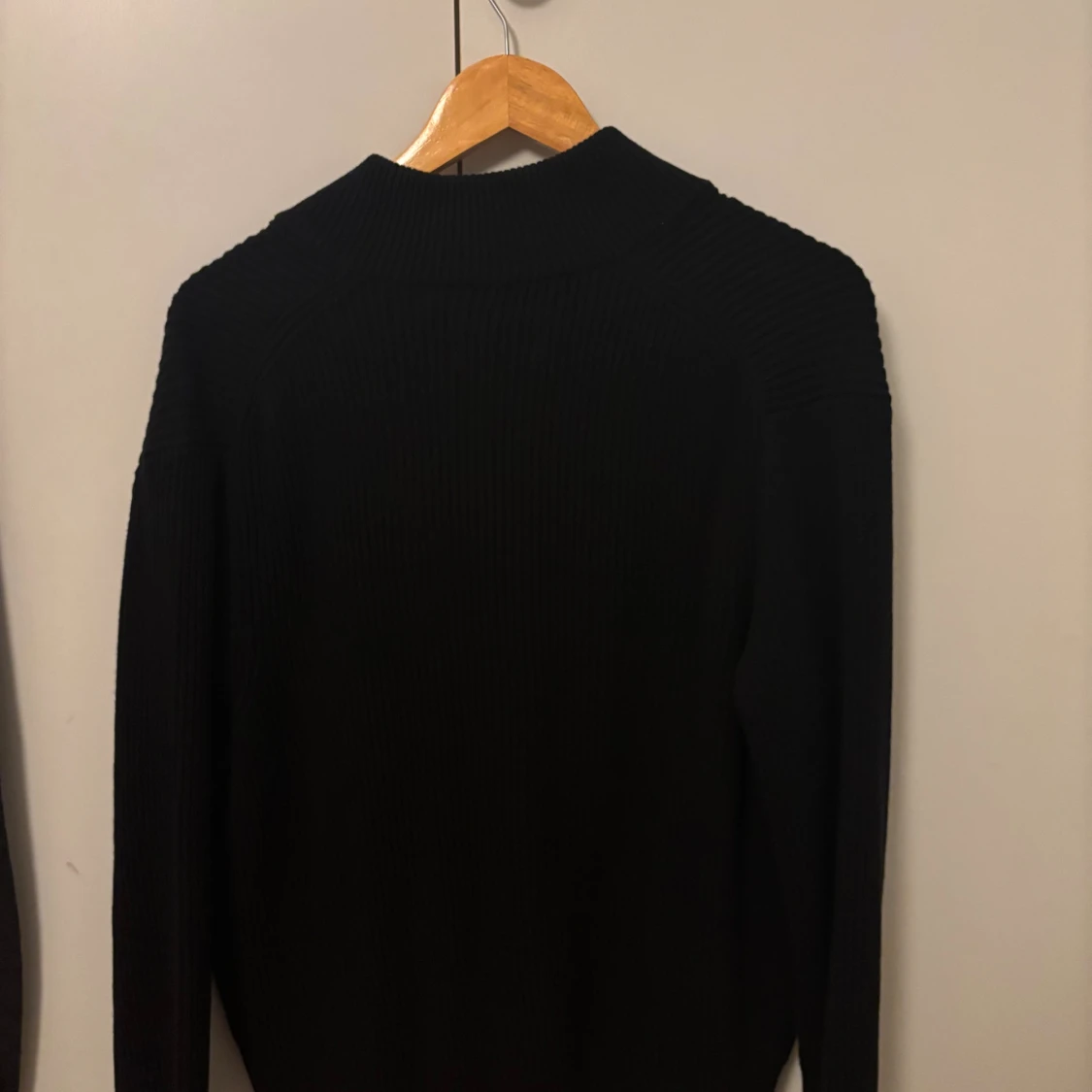 Svart kofta/cardigan från Vailent - 1