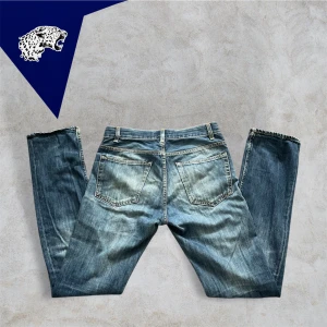 ACNE JEANS  - Ruggit snygga jeans från acne studio | Skick: 8/10 (snygga slitningar) | Strl: 30/32 | Modellen är 180 cm | Hör av dig om du undrar någonting!