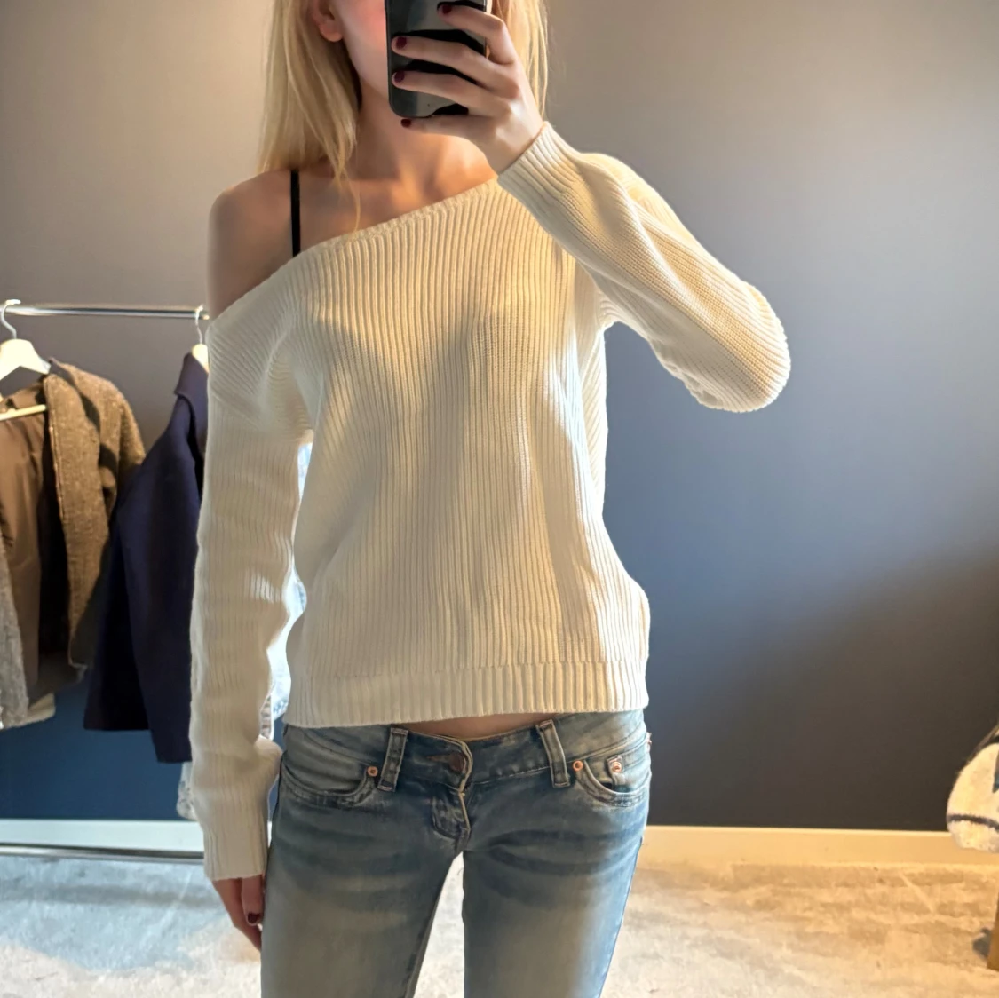 Offwhite stickad offshoulder-tröja Even&Odd - 1