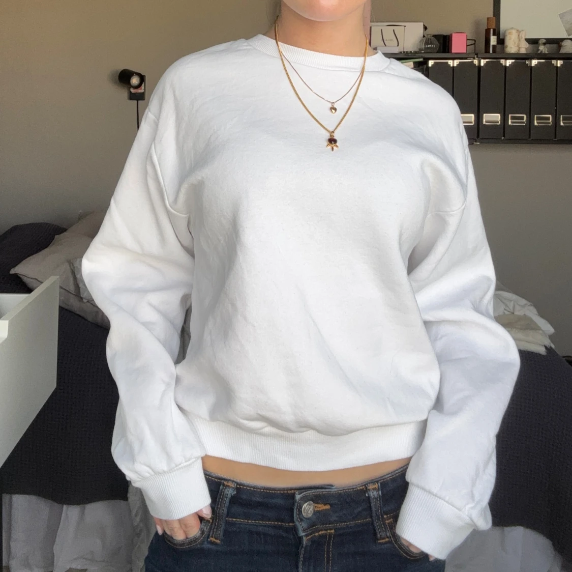 Vit sweatshirt med rund hals - 2