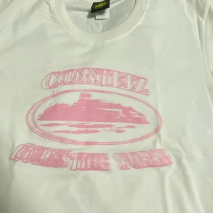 Cortiez  - Hej säljer en fin och skön Cortiez T-shirts aldrig använd och är i bra skick.Pris kan diskuteras vid en snabb affär.