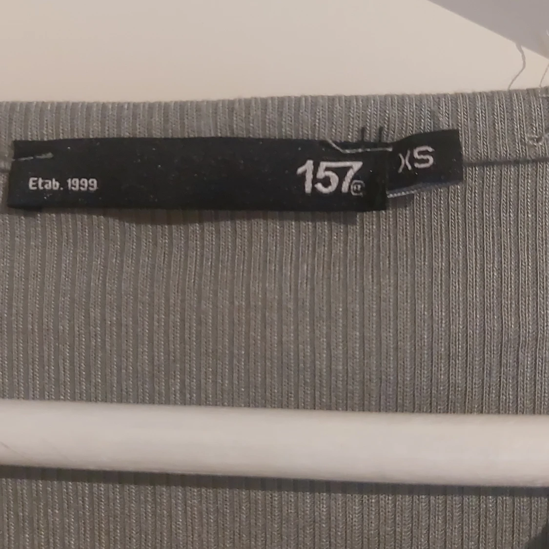 Grå ribbad långärmad topp 157 - 2