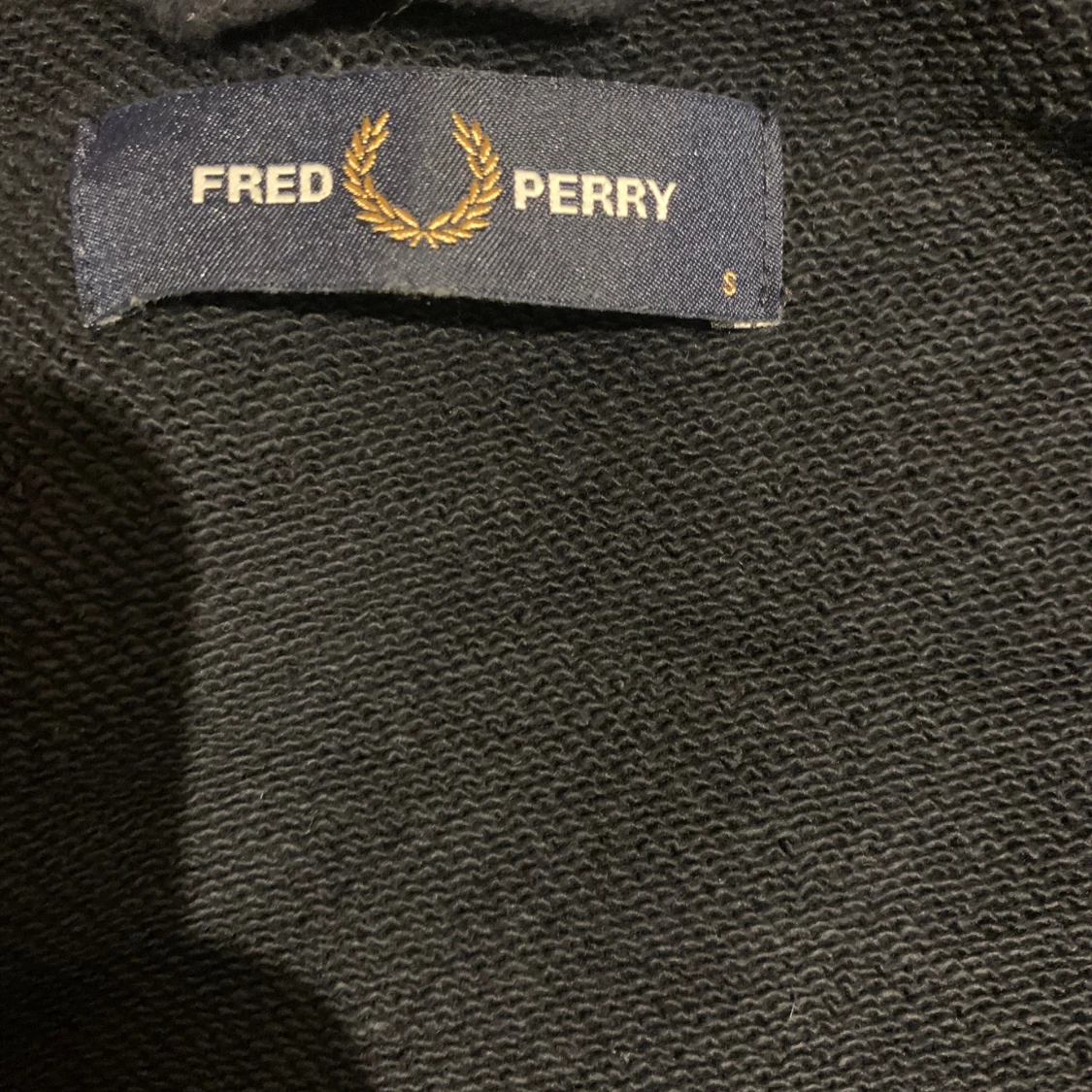 Fred Perry mörkblå hoodie S - 2