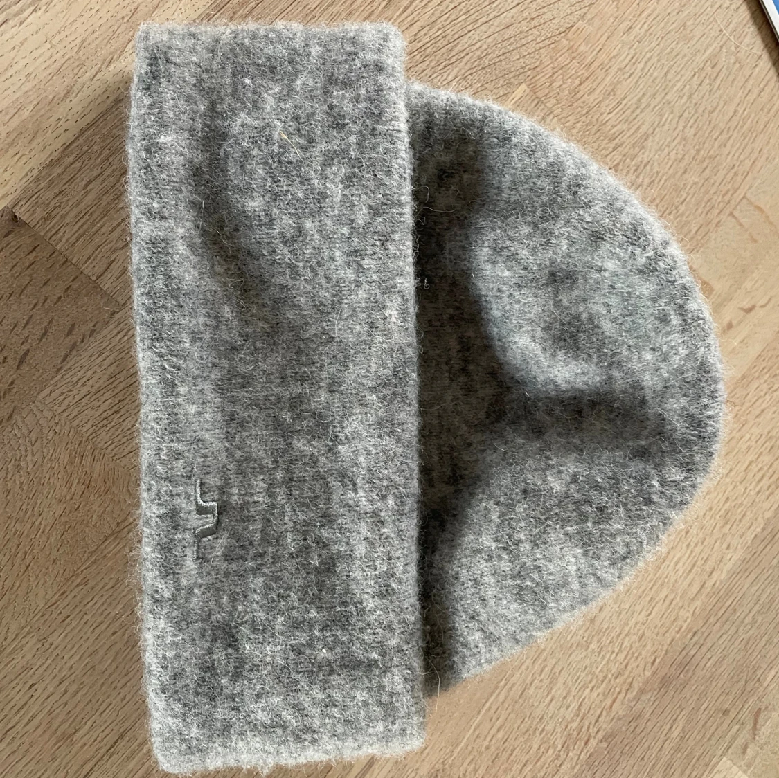 Alpaca ulls mössa från J. Lindeberg
