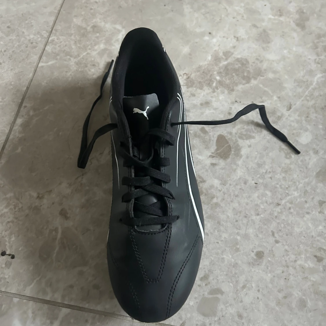 Svarta fotbollsskor från Puma - 2