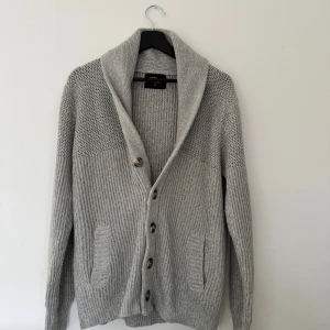 Cardigan - Cedar Wood State Cardigan - Storlek: L - skick: 9/10 