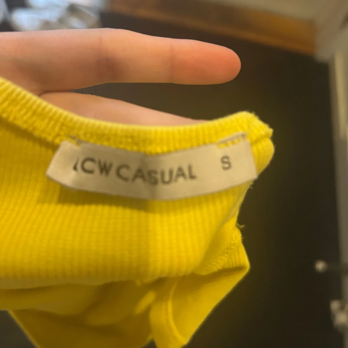 Gul ribbad topp från ICW Casual - 1