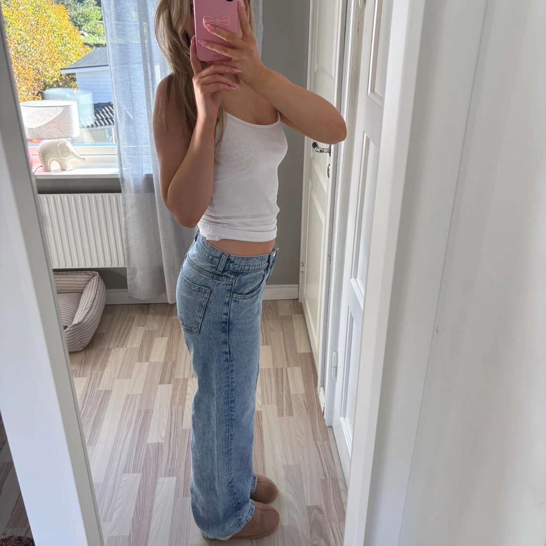 Ljusblåa wide jeans med låg midja - 1