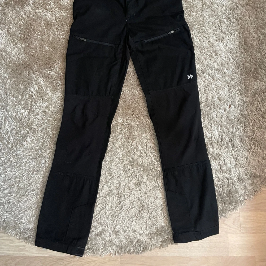 Svarta täckbyxor från Funk, strl 160