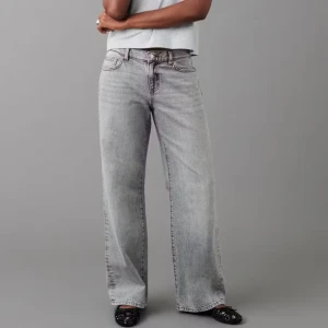 Jeans - Supersnygga och trendiga gråa ”baggy” jeans! Endast använda ett fåtal gånger 🩷