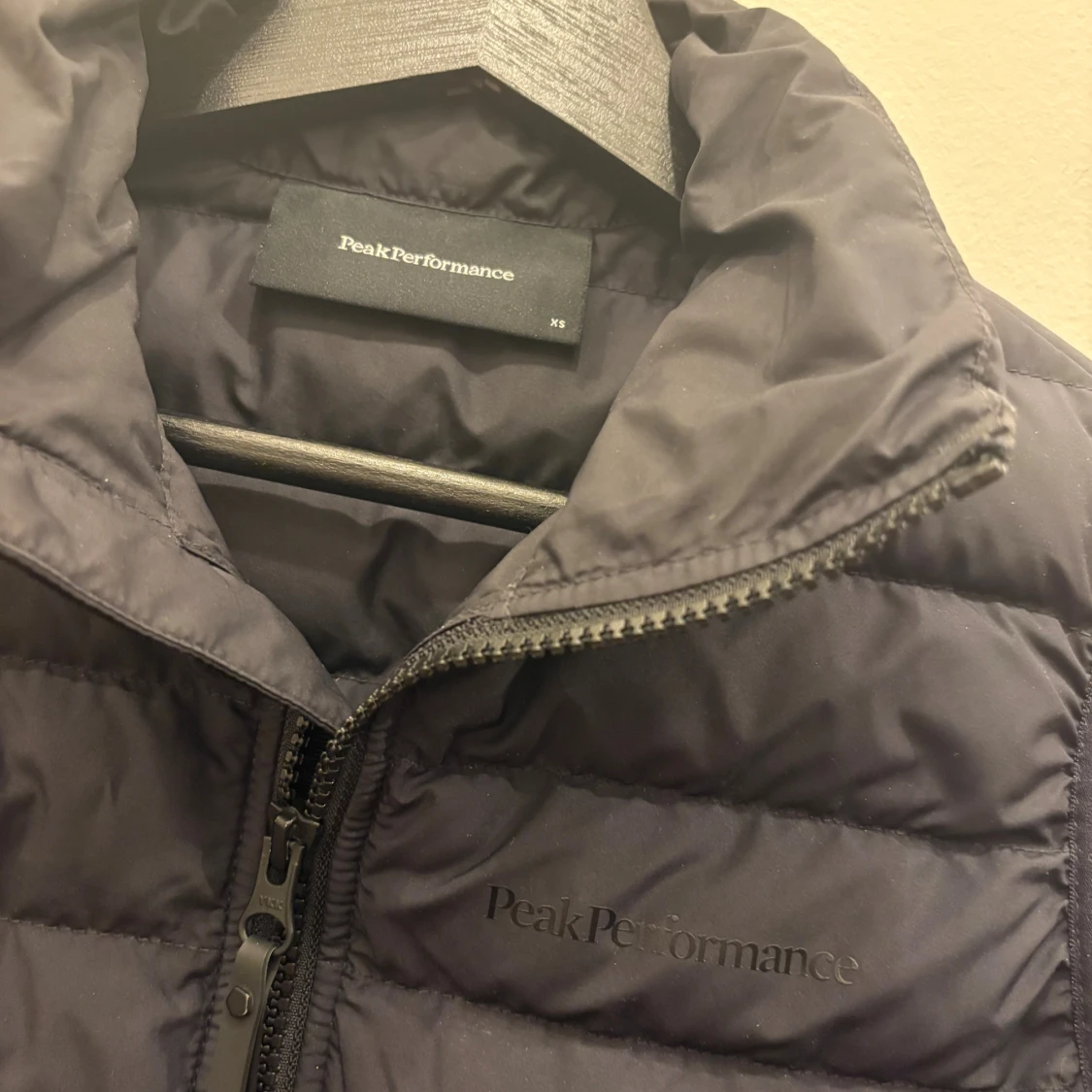 Svart dunväst Peak Performance XS - 2