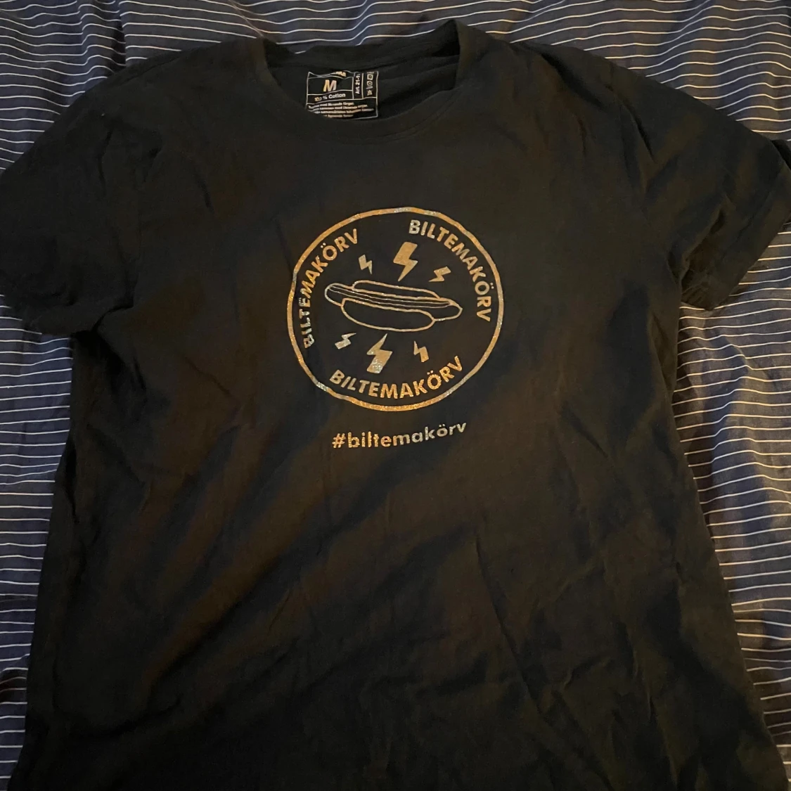 Svart Biltemakörv t-shirt 