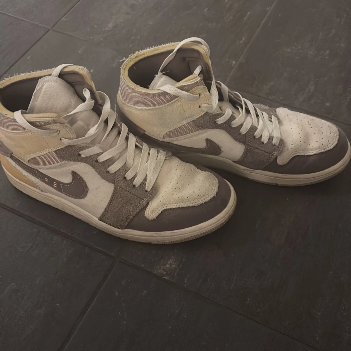 Air Jordan 1 mid  - 1