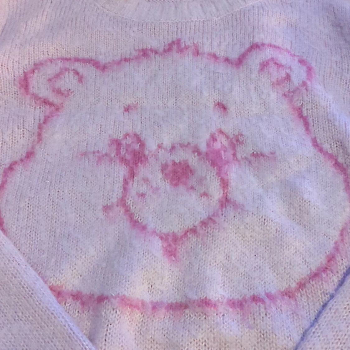 Rosa stickad tröja med björnansikte - 1
