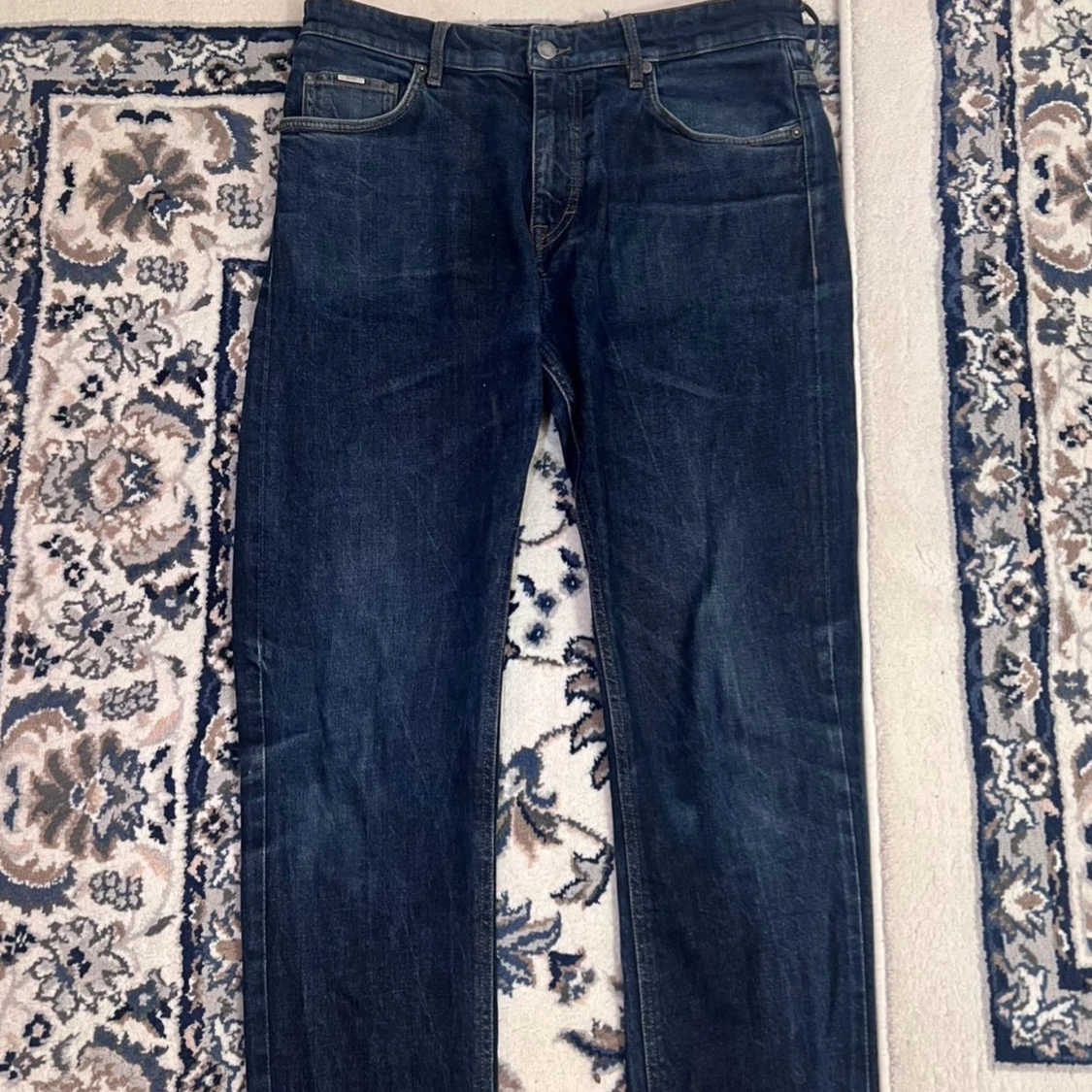 Mörkblå jeans från BOSS - 3