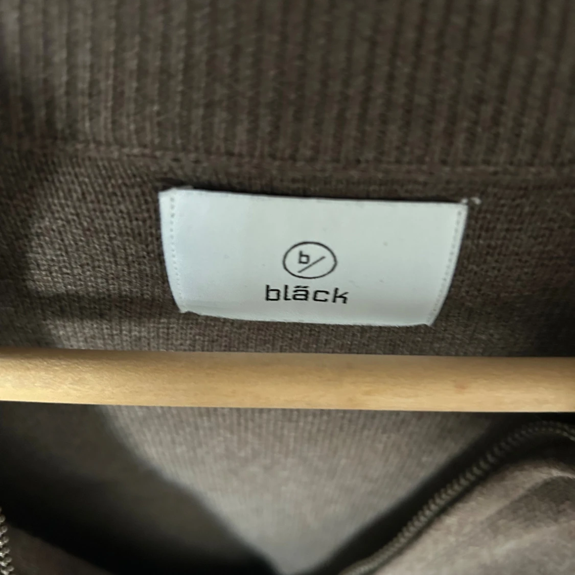 Brun full zip tröja från Bläck - 3