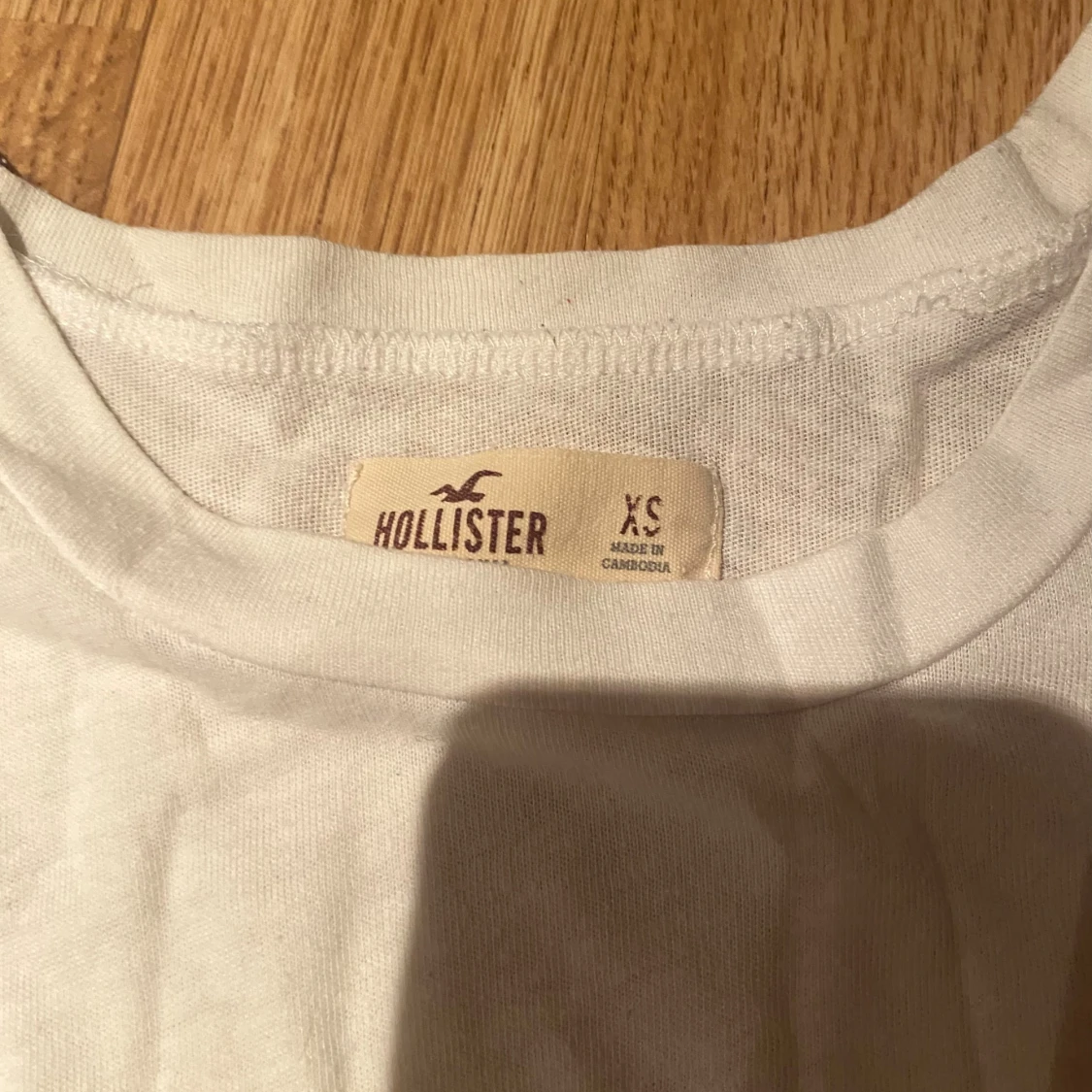 Vit t-shirt från Hollister XS - 1