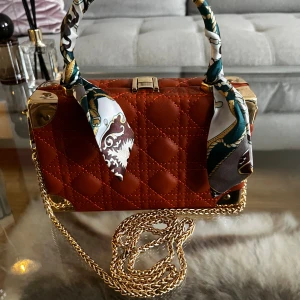 Pretty Purse Handbag - Perfect for fashionable women