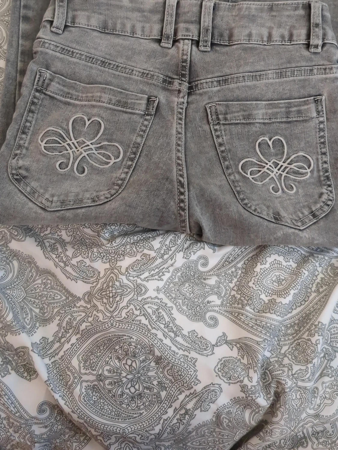 Grå jeans från Lindex i 146 - 1