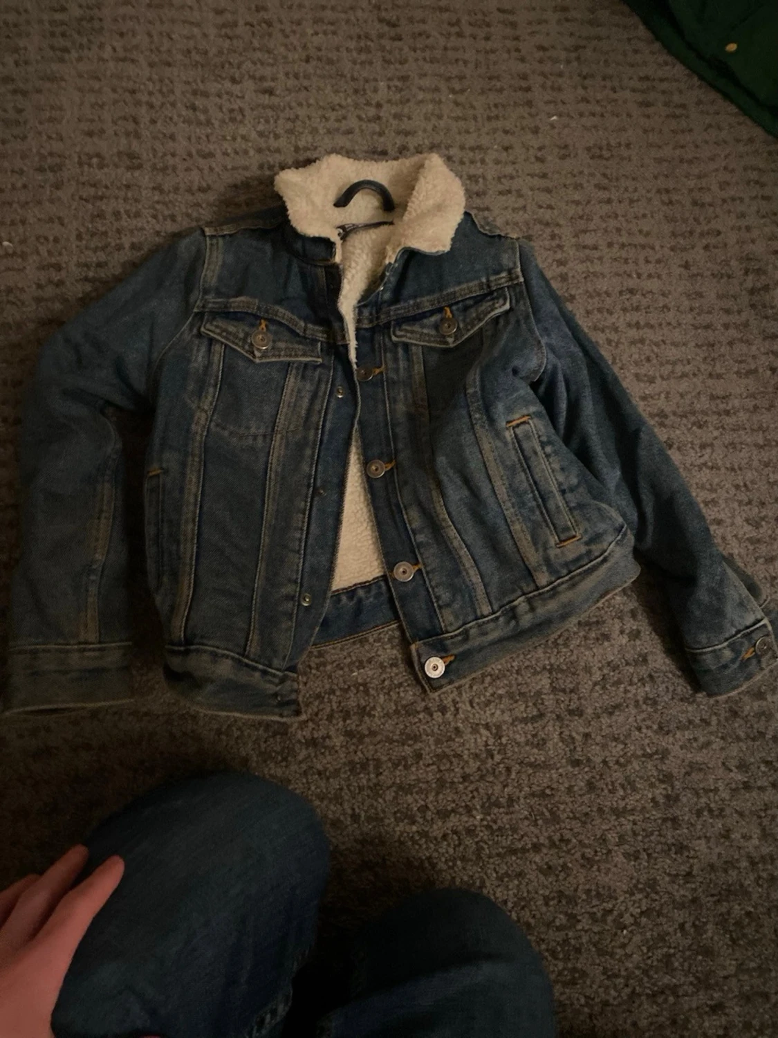 Blå jeansjacka med teddyfoder