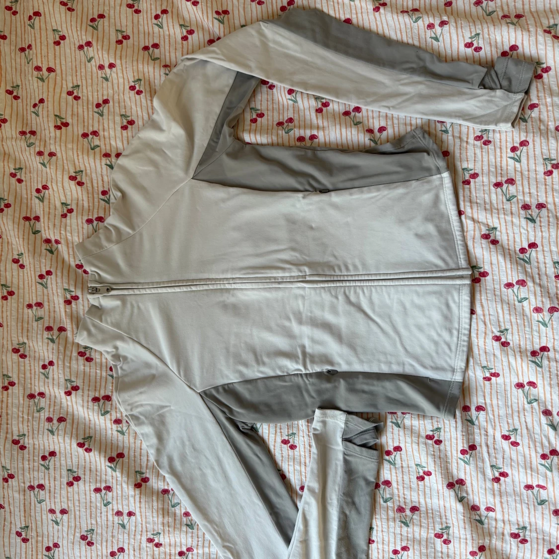 Vit och grå zip-up jacka - Oysho - 1