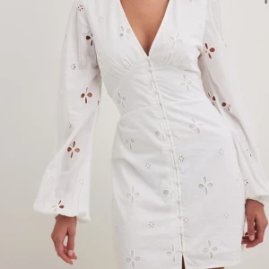 Studentklänning - Superfin och trendig klänning från NA-KD! Perfekt för studenten men även sommarens alla tillfällen, varför inte midsommar?🤗