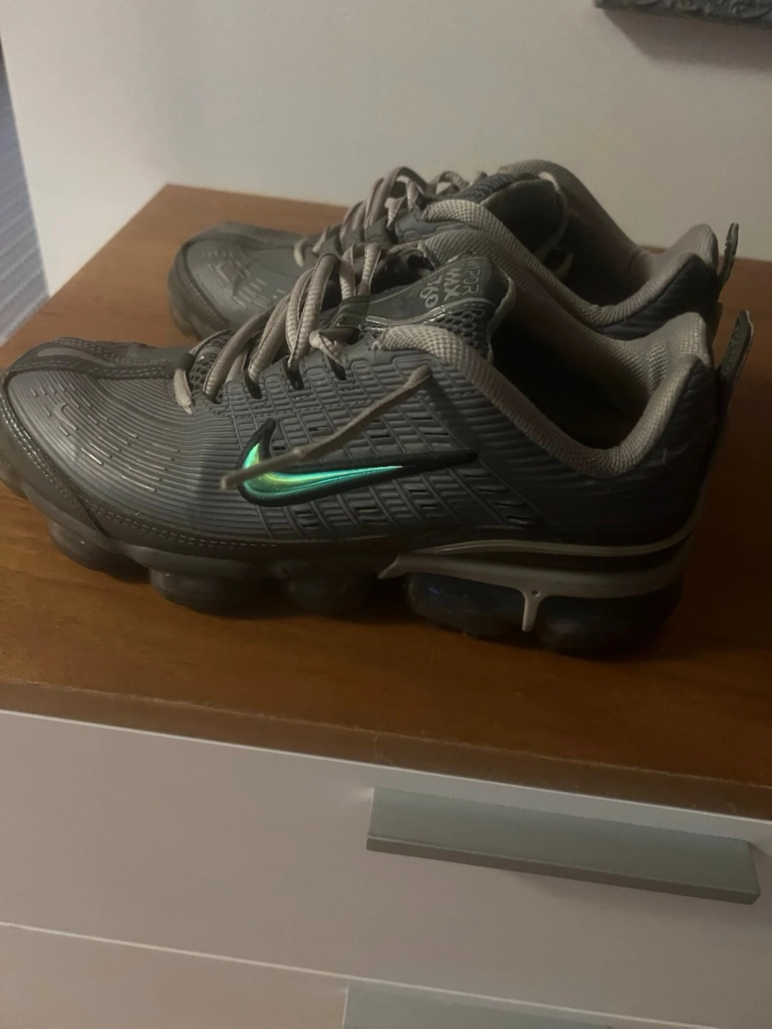 Grå Nike VaporMax sneakers