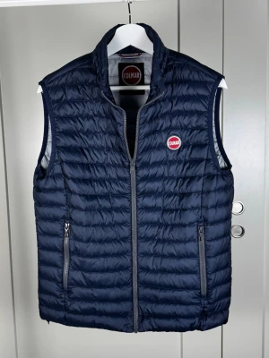 Colmar Dunväst | S - Snygg dunväst från Colmar. Hör av er vid funderingar 🙌