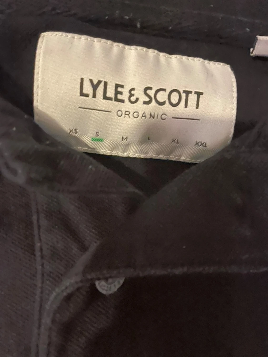 Svart långärmad piké från Lyle & Scott - 2