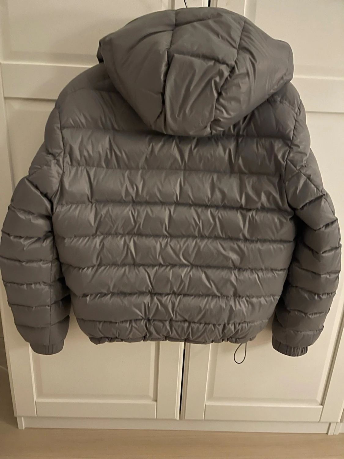 Grå dunjacka från Bvaldi med huva stl M - 1