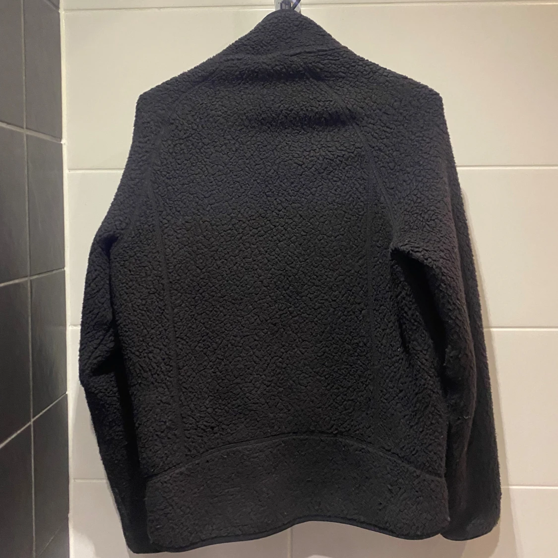 Svart teddyjacka från Patagonia - 1