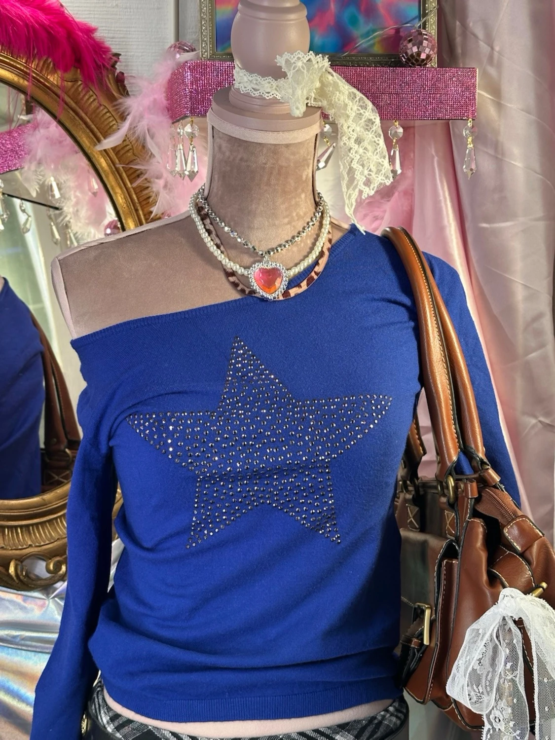 Kornblå offshoulder topp med stjärna