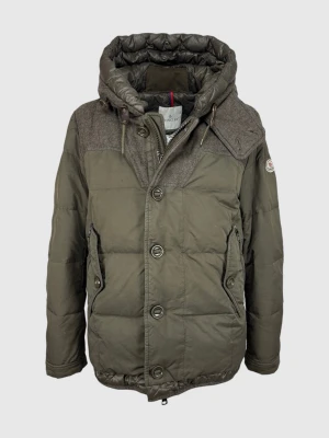 Moncler pyrenees vinterjacka - | Säljer en Moncler pyrenees vintwrjacka i riktigt bra använt skick. Inga defekter | Storlek: 2/Medium | Hör av dig vid frågor eller funderingar