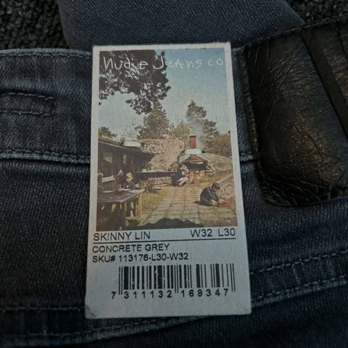 Svarta Nudie Jeans 32-30 - 2