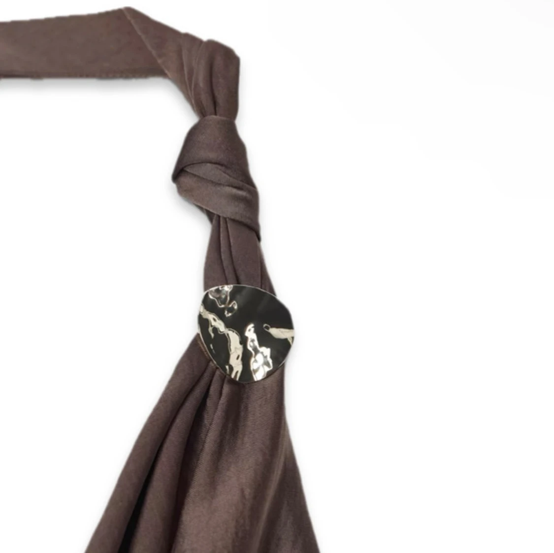 Brun halterneck långklänning i satin - 4