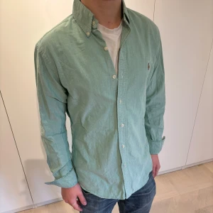Ralph Lauren skjorta - Otroligt fet grön skjorta ifrån Ralph Lauren.               Pris kan diskuteras!