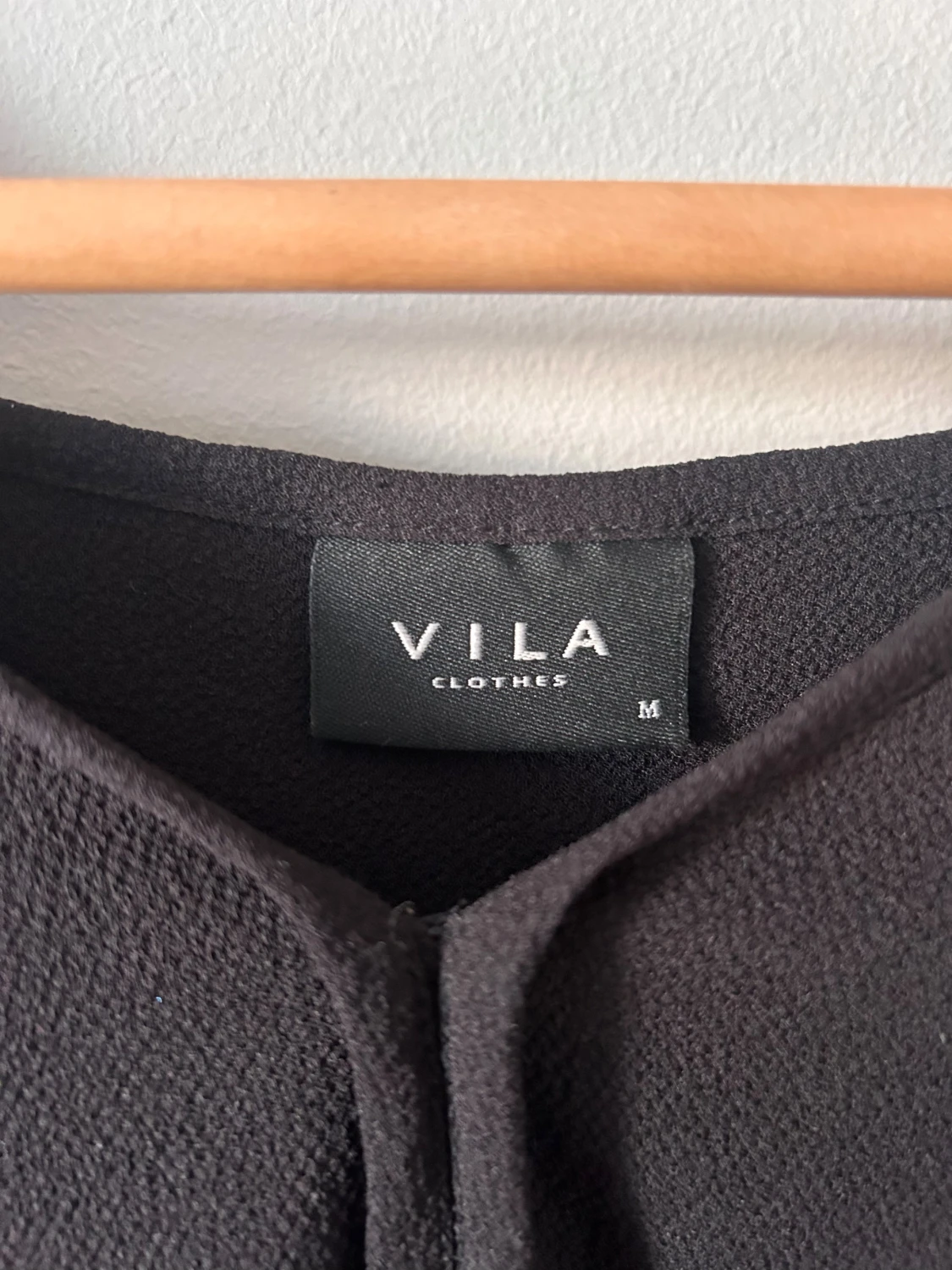 Svart blus från VILA i storlek M - 3