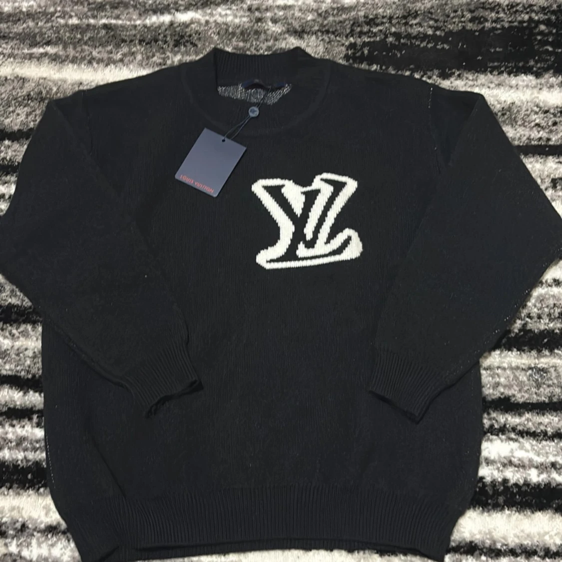 Svart stickad tröja Louis Vuitton