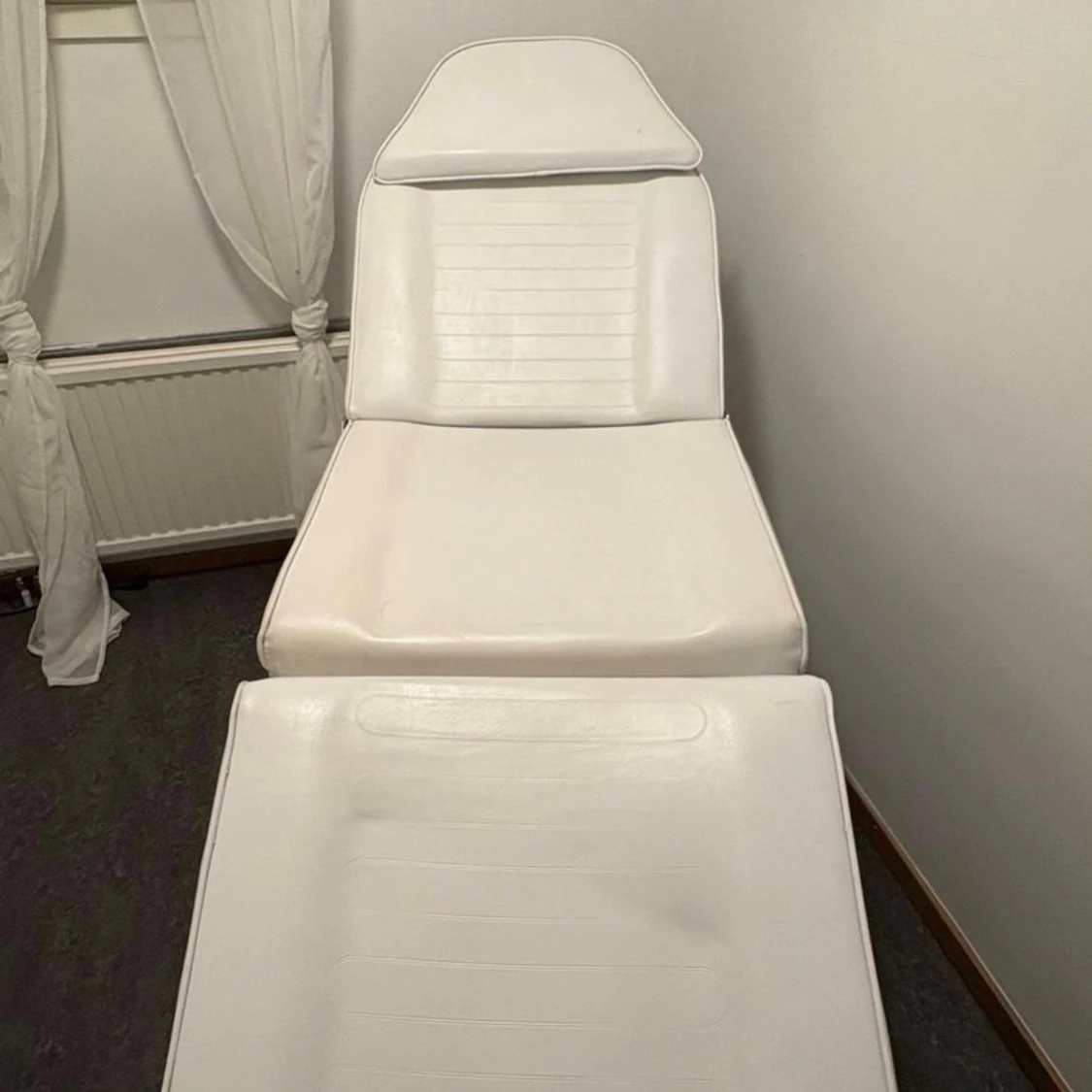 Skönhetssäng/ behandlingssäng  - 1