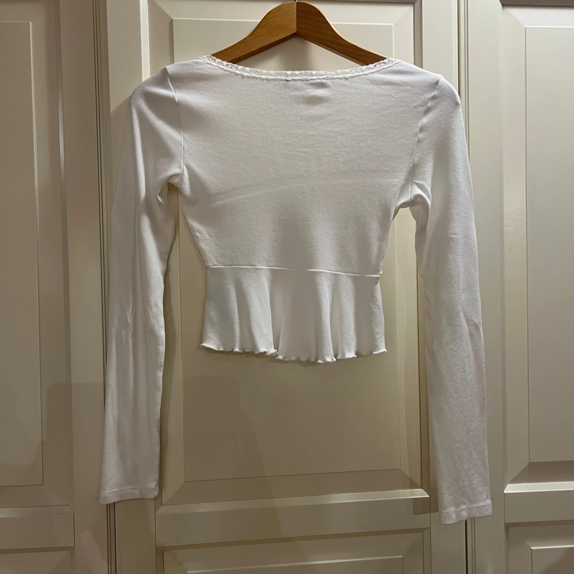 Vit långärmad topp  - 2