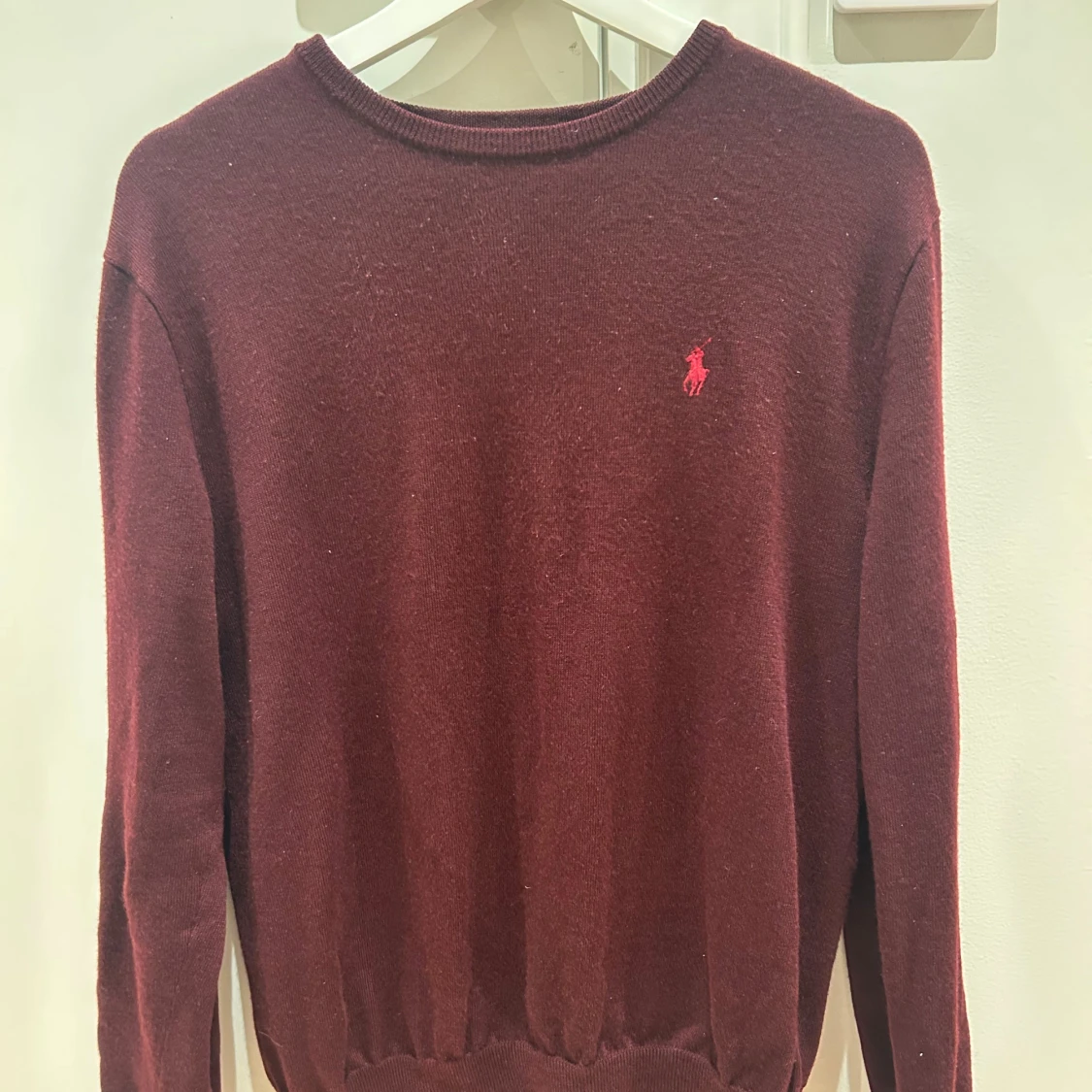 Vinröd merinoullströja från Polo Ralph Lauren