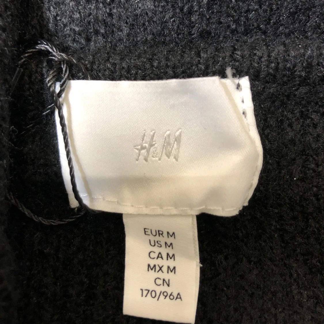 Svart stickad v-ringad tröja H&M - 2