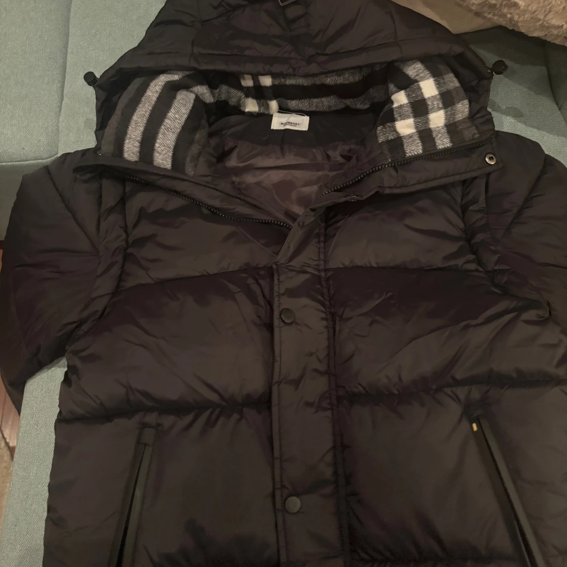 Svart Burberry jacka