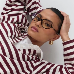 Bruna glasögon - Säljer de populära bruna glasögonen från gina tricot.