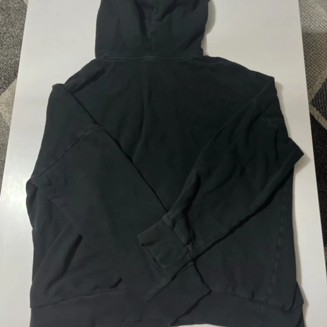 Svart NASA hoodie med färggrafik - 3