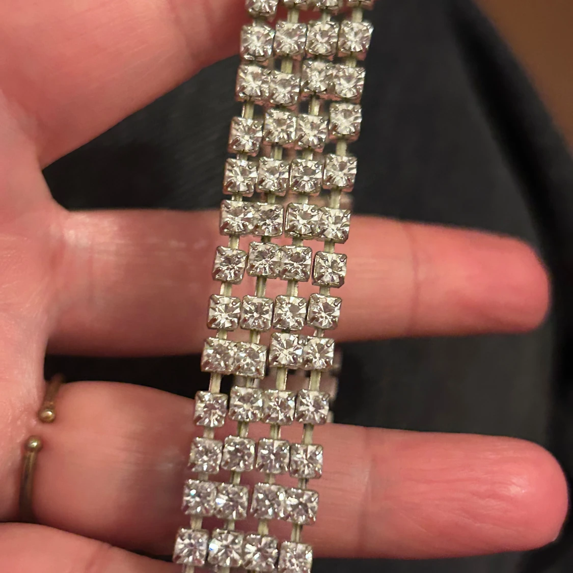 Bred glittrigt armband i silver - 1