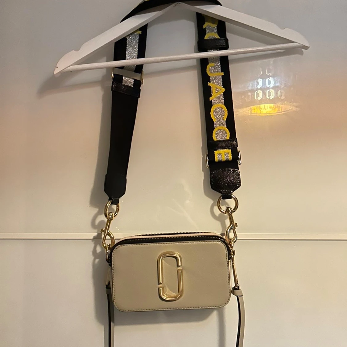 Marc Jacobs beige axelväska - 1