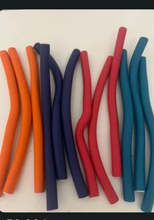 Hår papiljotter  - Bilden visar färgglada böjbara papiljotter 